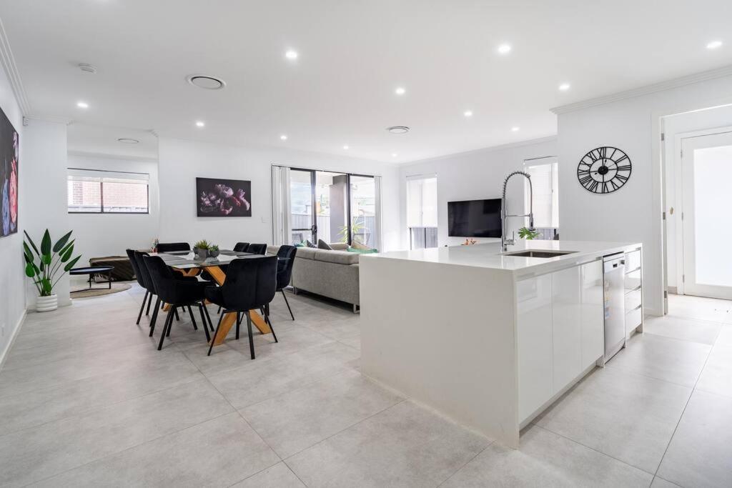 Neat 4 Bedroom In Catherine Fields Narellan Esterno foto