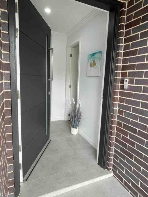 Neat 4 Bedroom In Catherine Fields Narellan Esterno foto