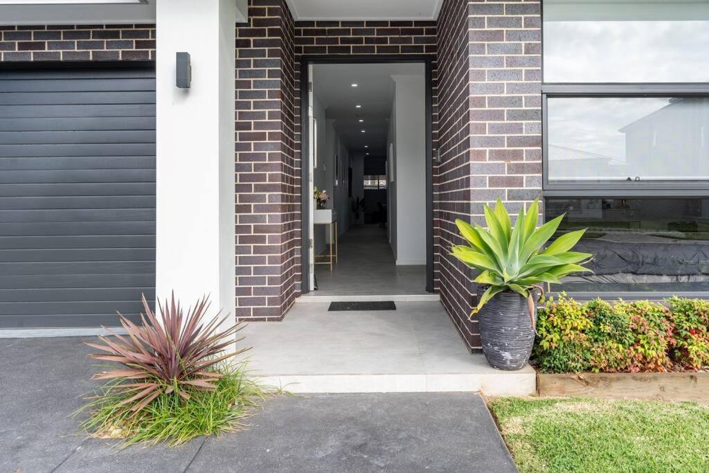 Neat 4 Bedroom In Catherine Fields Narellan Esterno foto