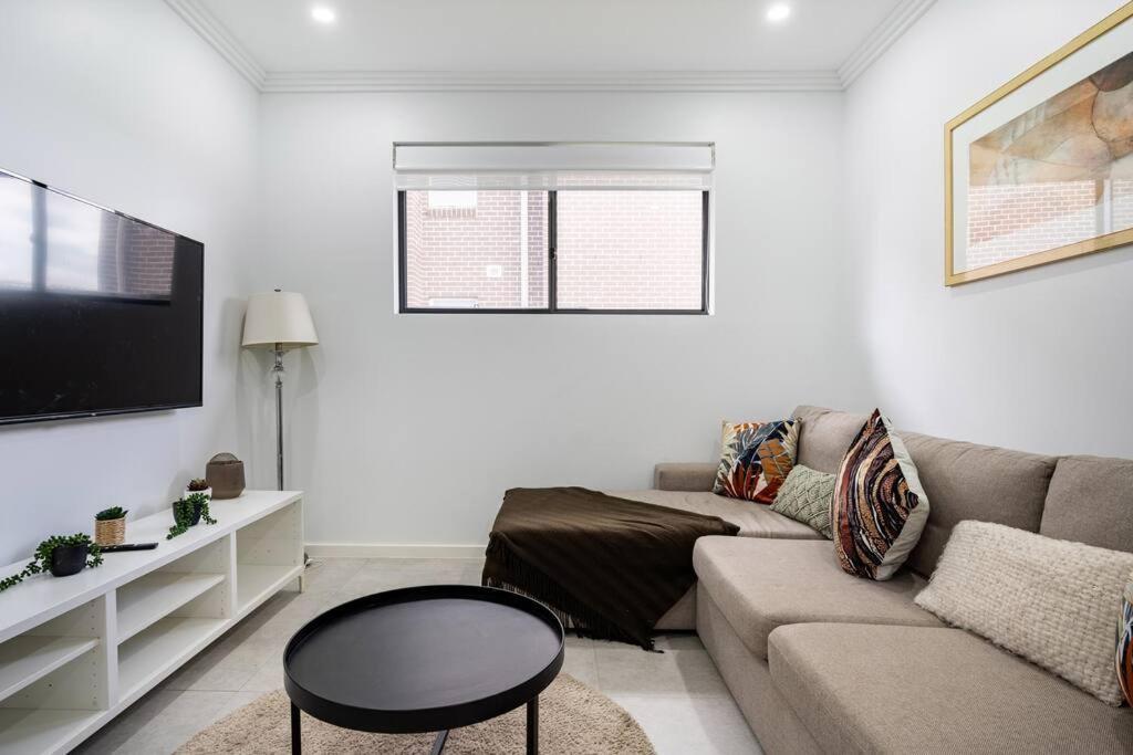 Neat 4 Bedroom In Catherine Fields Narellan Esterno foto